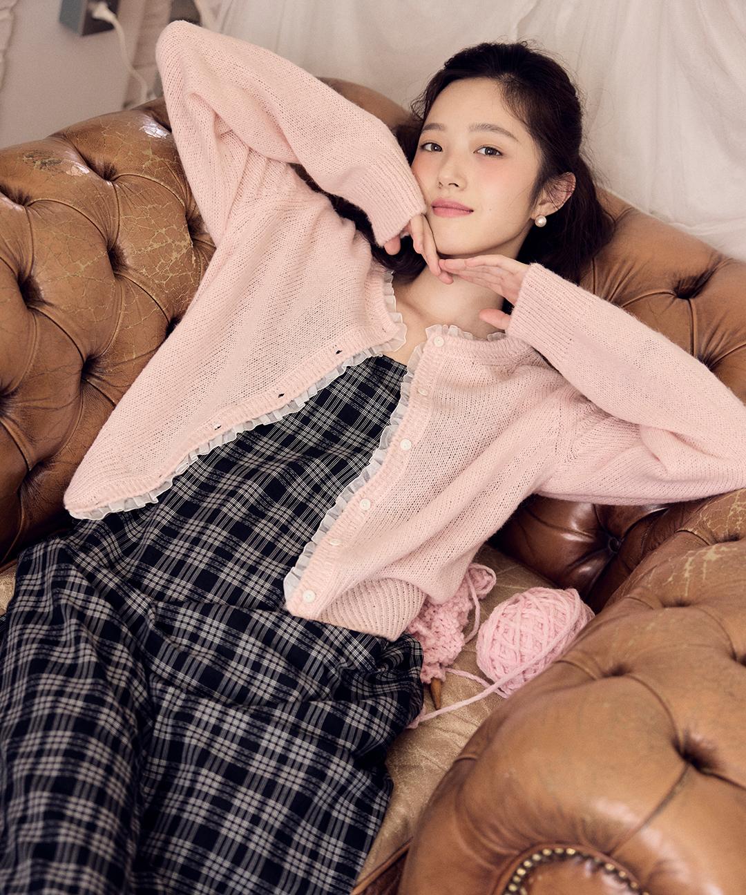 유어네임히얼 [직잭단독] 포근이 레이스 울 가디건 - PALE PINK Y5T091