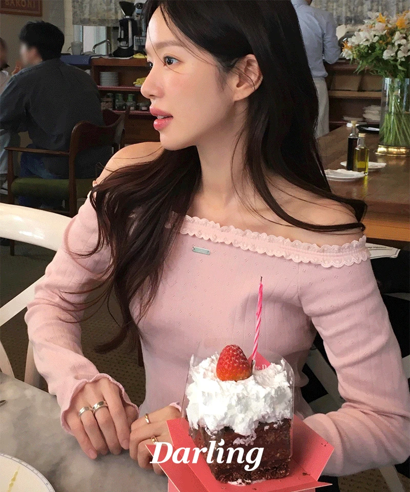 [여리핏💕/프릴밴딩][MADE]슈 티셔츠 (오프숄더, 러블리, 펀칭, 슬림핏)