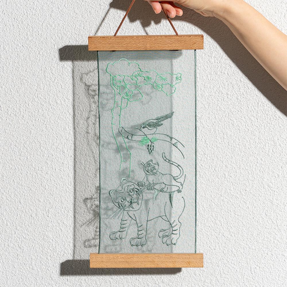 [복복복] 호작도(Green) 노방 자수 포스터(Korean Fortune Poster, Tiger and Magpie)