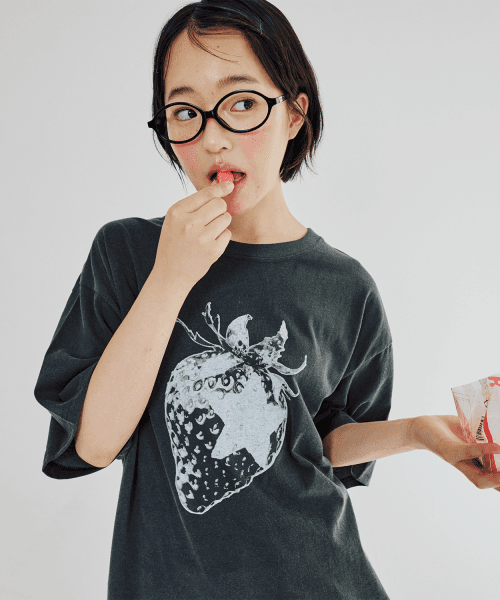 STRAWBERRY STAR T SHIRT