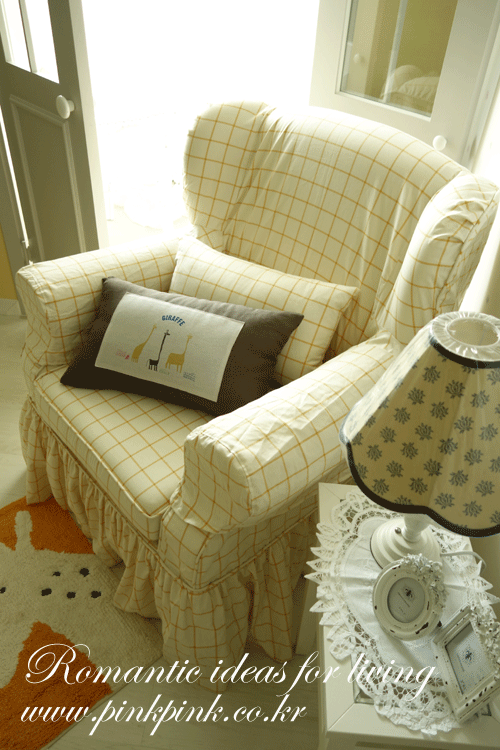 노란 헬싱키 윙체어