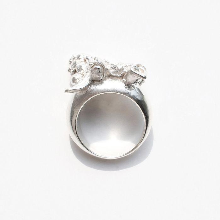 Blooming ring