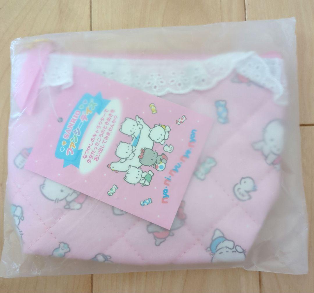 ☆新品未使用☆サンリオ　ニャニィニュニェニョン　ポーチ　キルティング