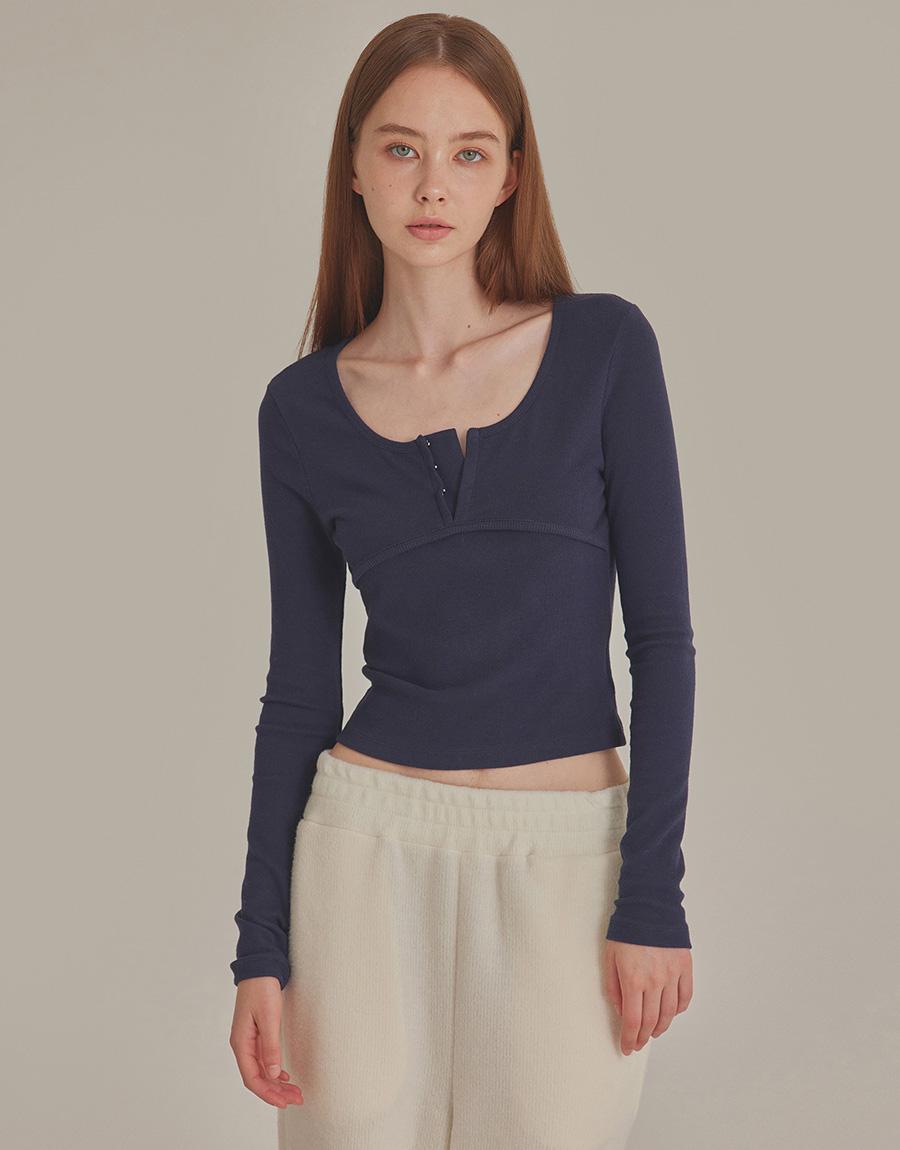 [면모달혼방] HOOK CLOSURE SCOOP NECK TOP