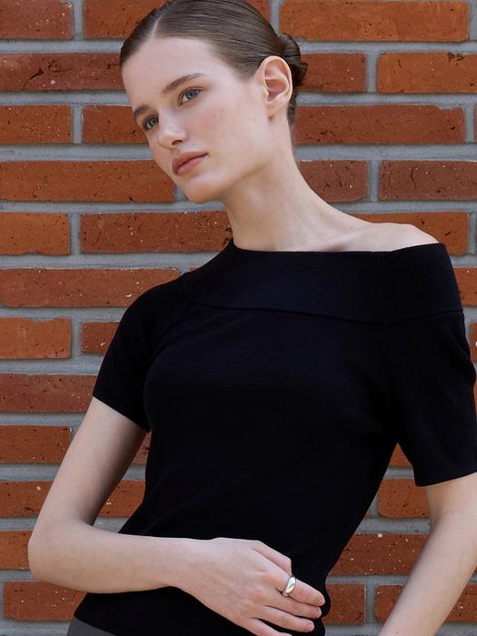 울 텐셀 오프숄더 하프 탑 블랙 OU1381