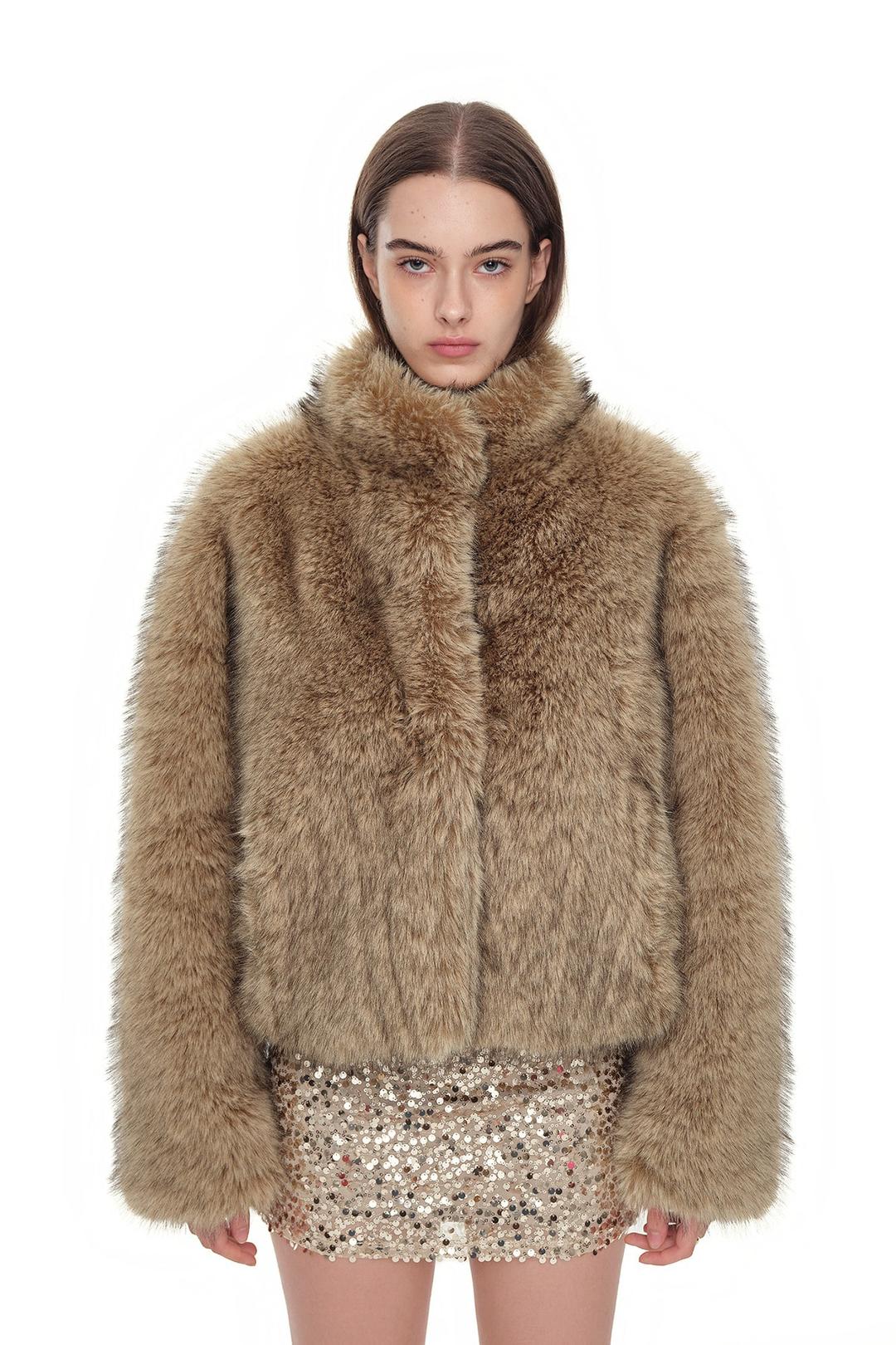 FAUX FUR CROPPED JACKET (BEIGE)