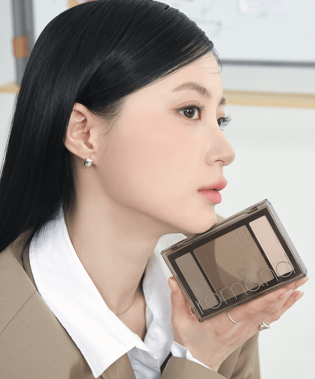 롬앤 베러 댄 컨투어