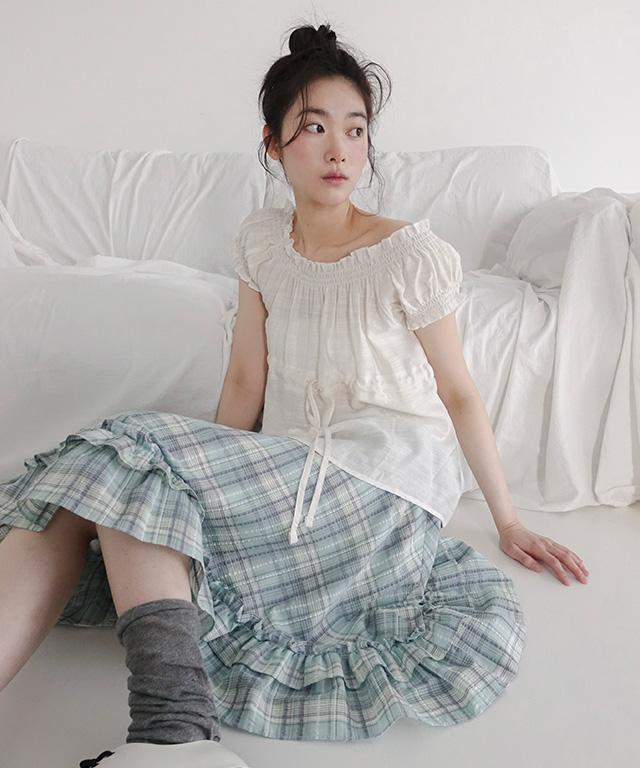 데일리쥬 [🍉썸머/MADE] 아르셀 오프숄더 셔링 블라우스