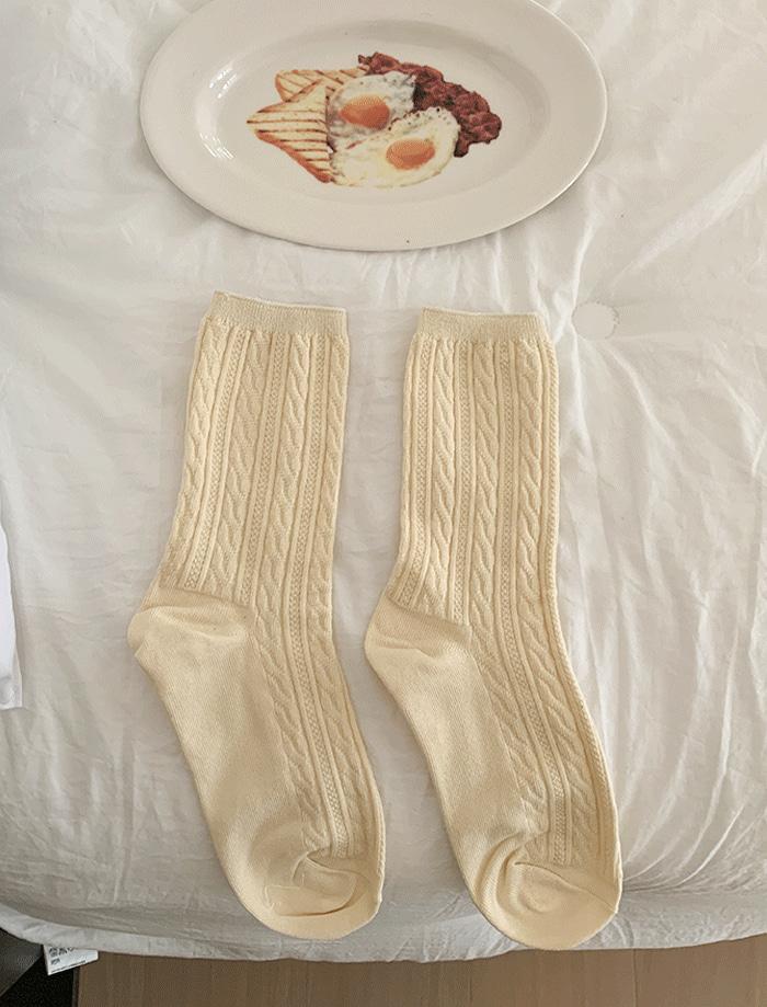 로브 꽈배기 양말