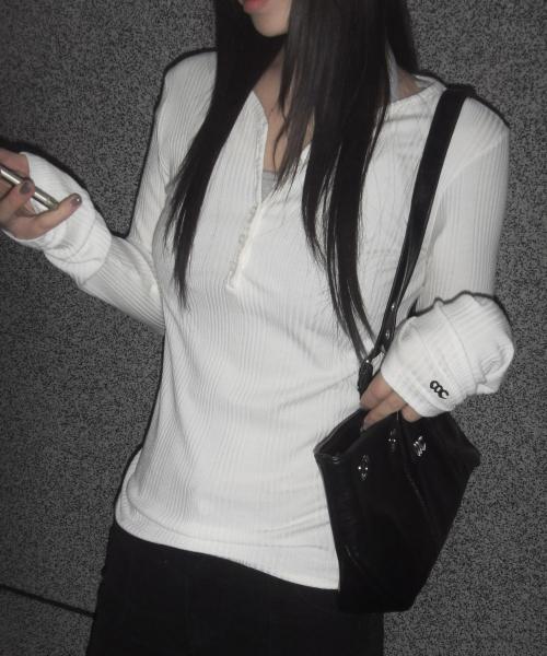 언이븐 골지 슬림 버튼 롱슬리브 화이트