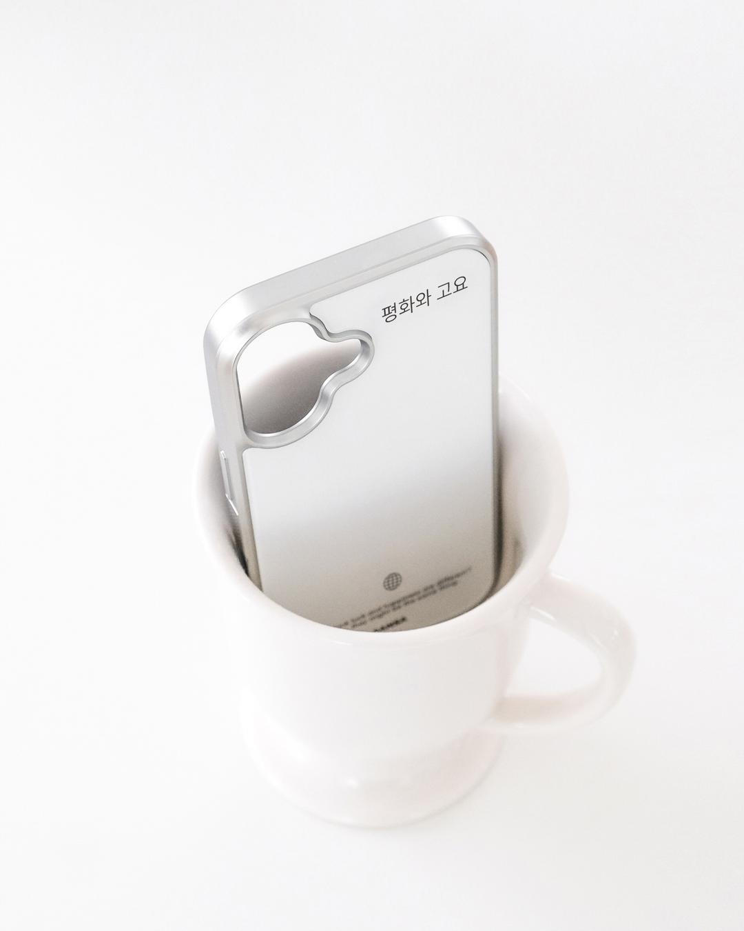 실버 범퍼 케이스_평화와 고요