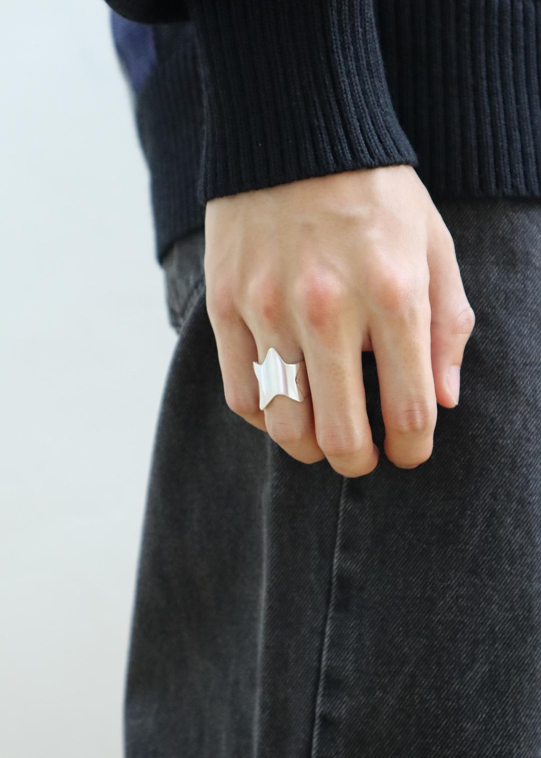 Highfive star ring