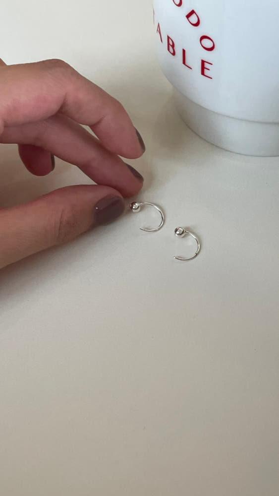 (당일/무료배송)925 실버 은볼 커브 이어링 귀걸이