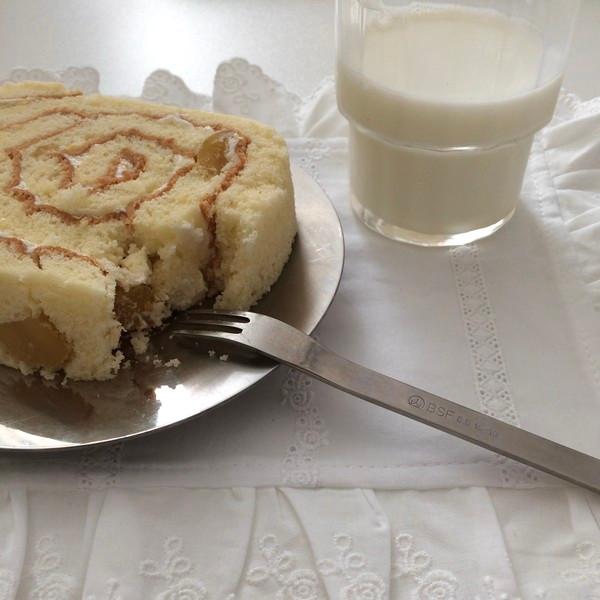 작은 흰 장미꽃 매트