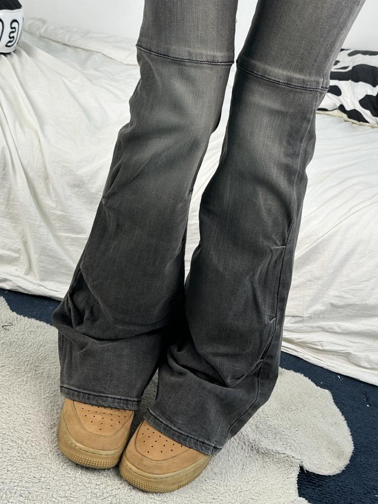 셔리 셔링 폴드 포인트 흑청 부츠컷 데님 팬츠