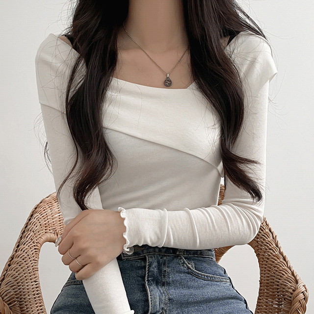 사선 오프숄더 긴팔 티셔츠