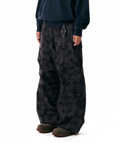 Knee Pin-tuck Camouflage Twill Pants (Black)