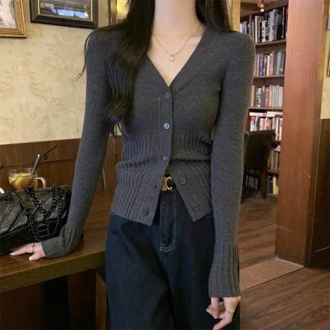 신상 브이넥 느낌 니트 이너 가디건 여 슬림핏 스웨터 레깅스 이른 봄 상의