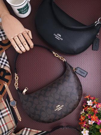 [미국아울렛] 코치 페이튼 시그니처 페블 레더 호보 숄더백