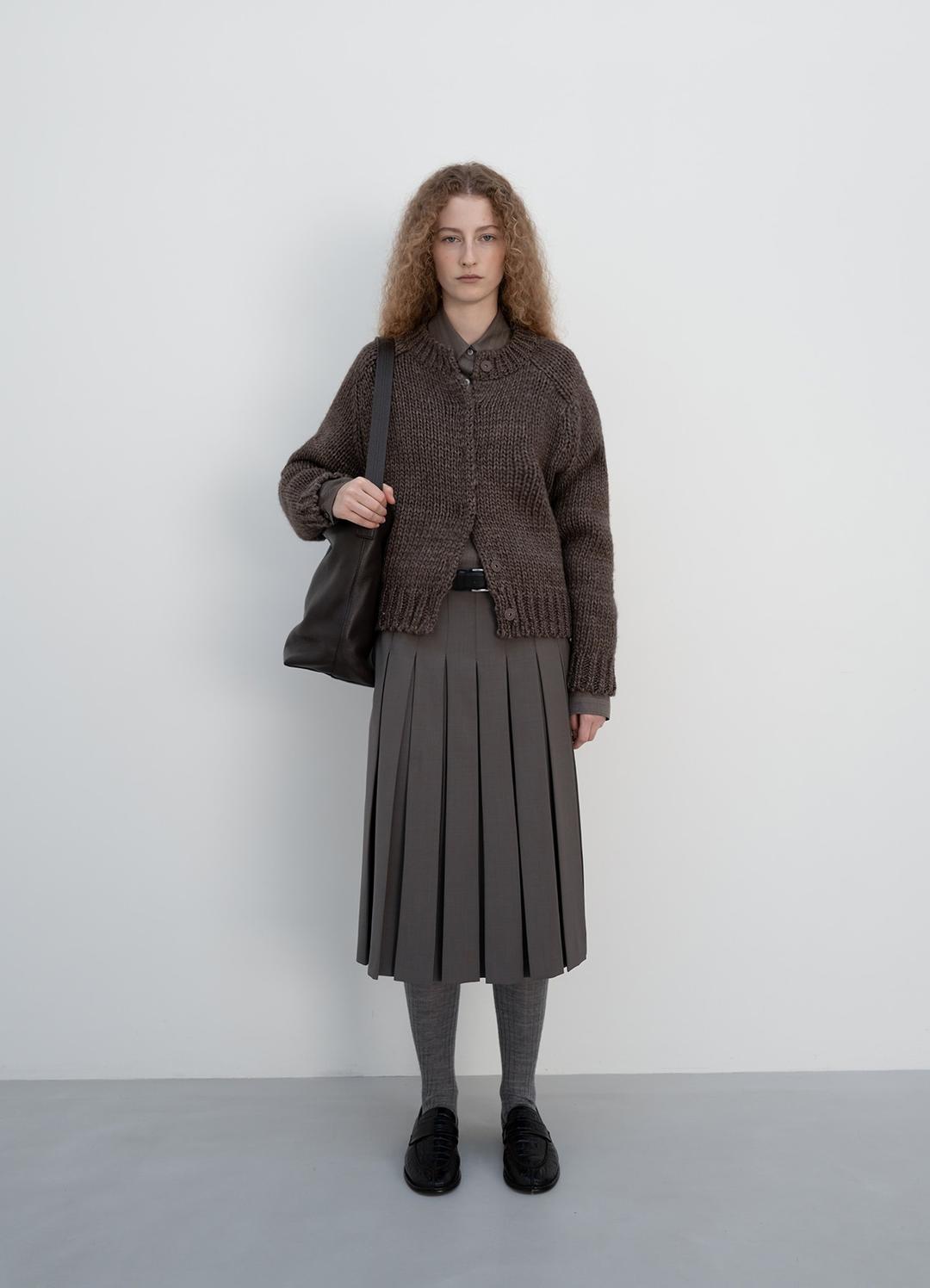 Cozy Round Cardigan / Brown