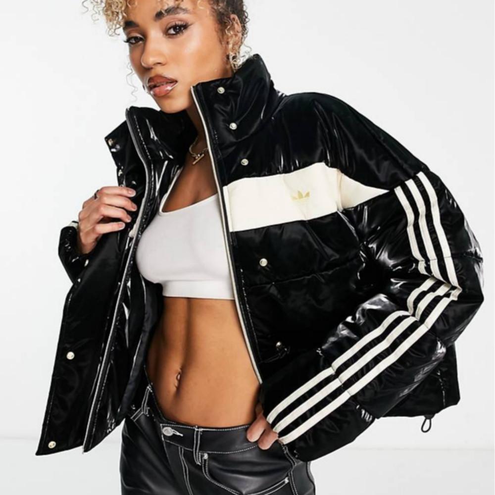 아디다스 스키 시크 여성 숏패딩 블랙