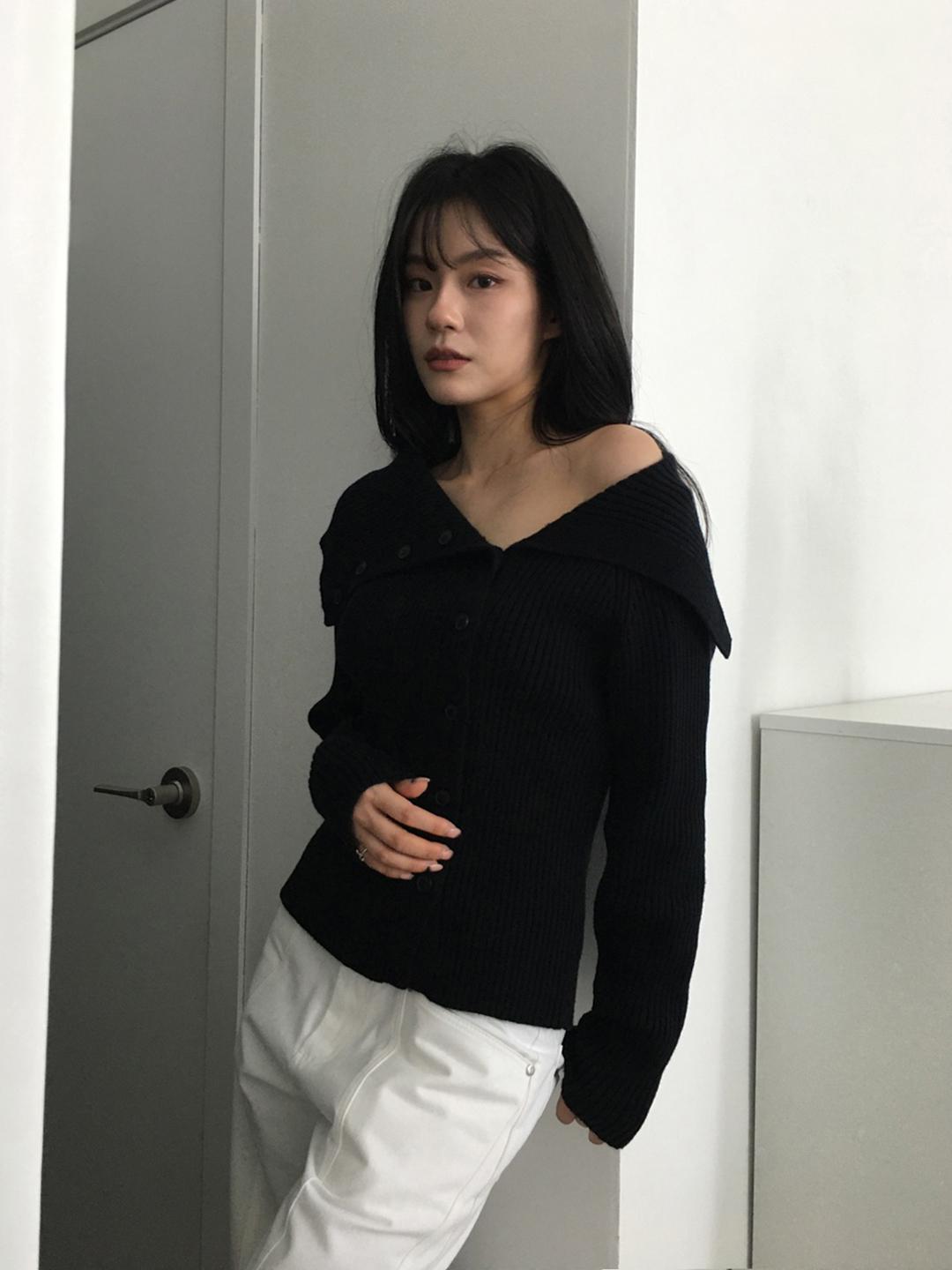 노비야카 Side button off cardigan (Ivory, black)