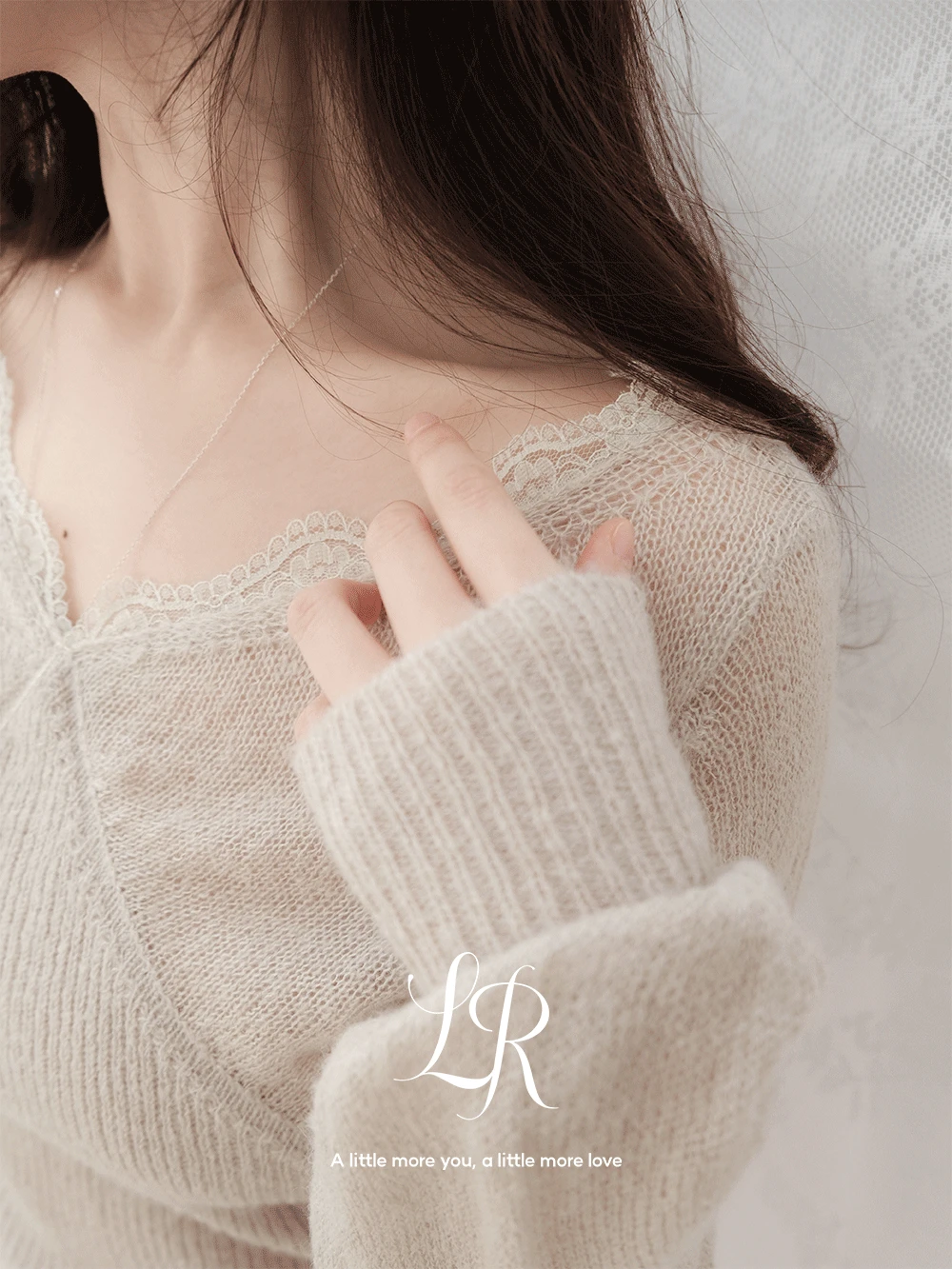 [made]  라테 레이스 브이 니트