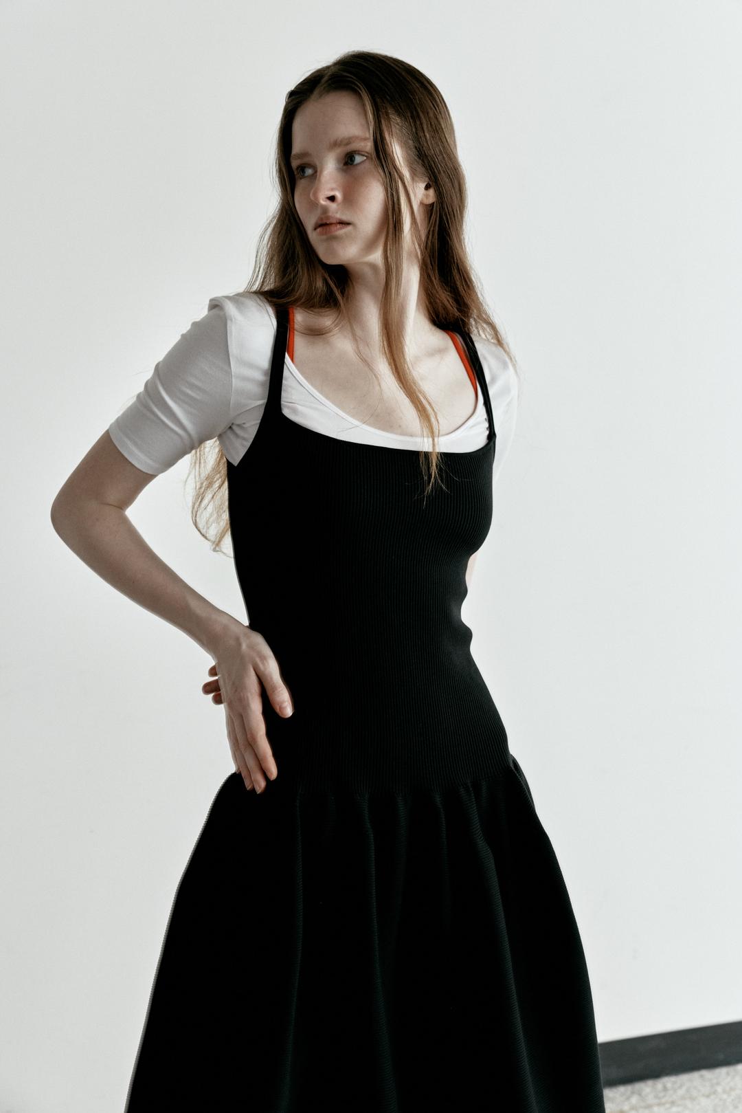 SCOOP NECK BASIC TOP [WHITE]
