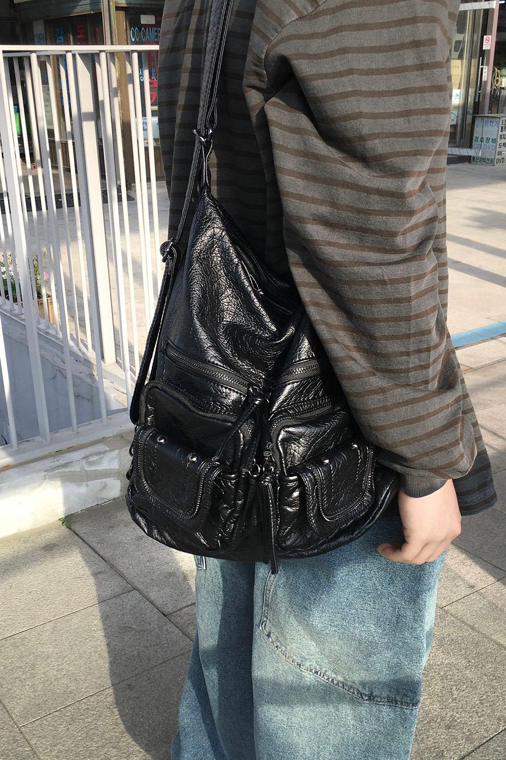 Velder shoulder bag