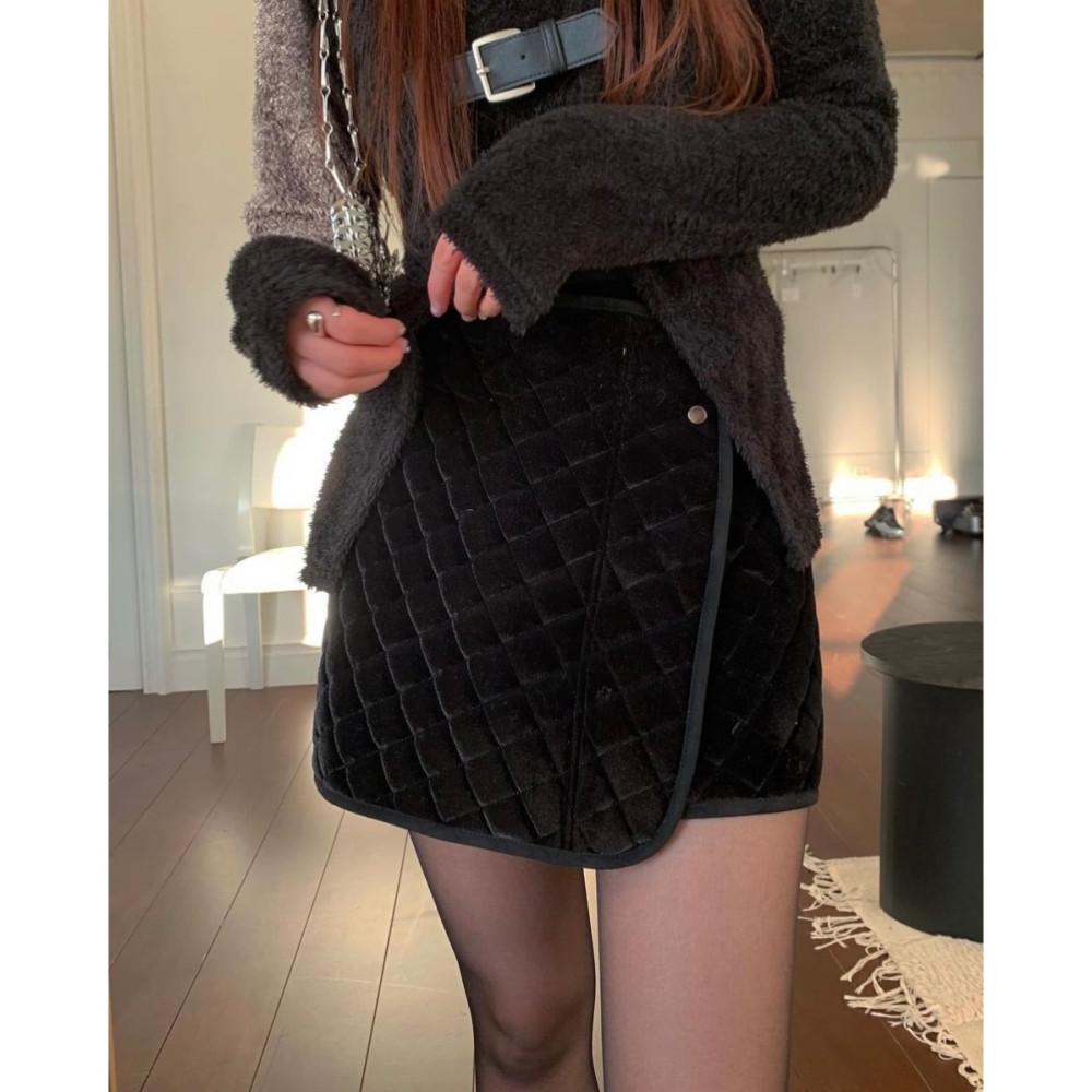 eggis 에그이즈 다이아 스커트 벨벳 퀼팅 퀄팅 밴딩 미니 sk (2c)