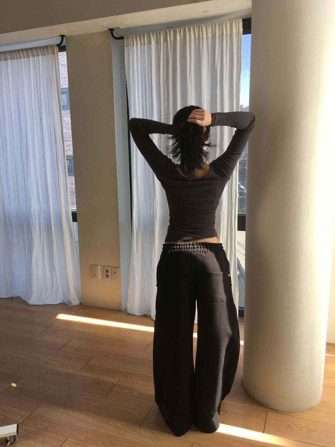 127룸 maison sweatpants