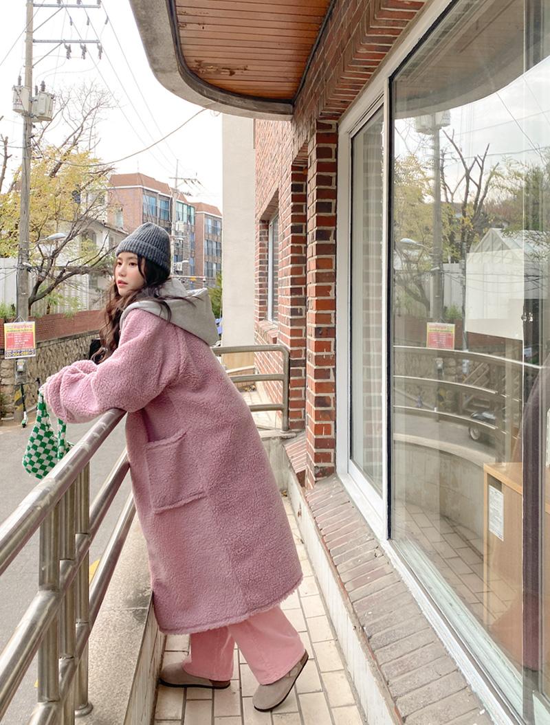 네리오 덤블 배색 후드 롱점퍼