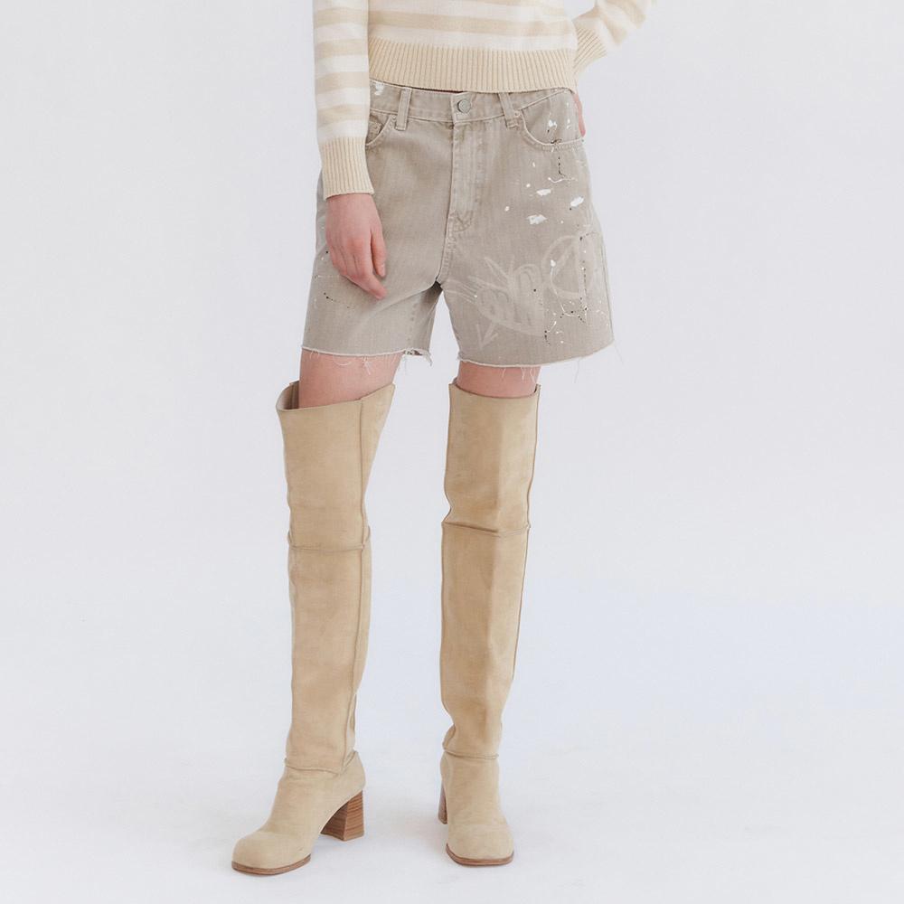 LOVE GRAPHIC DENIM SHORTS (BEIGE)
