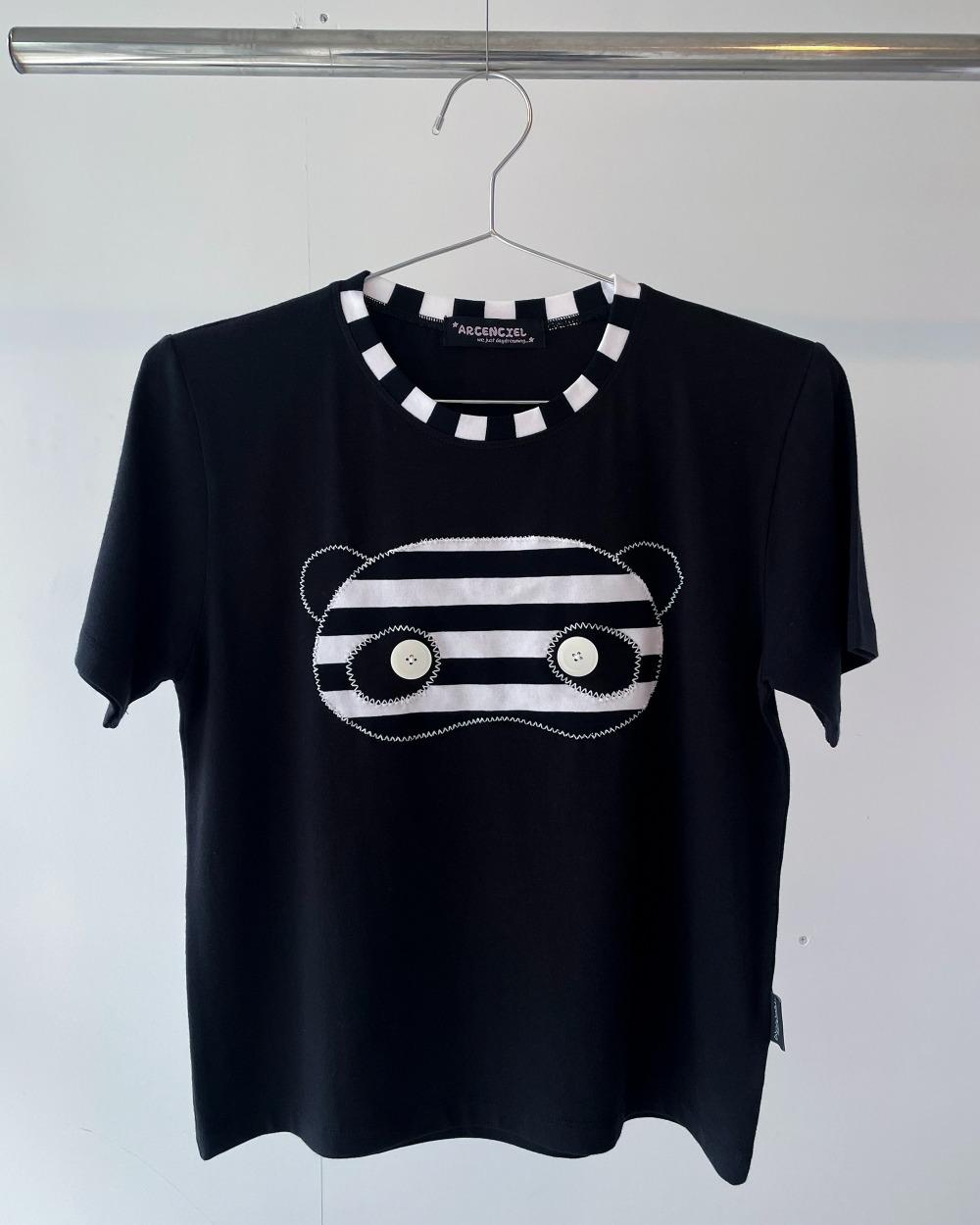 Panda loves u tshirt