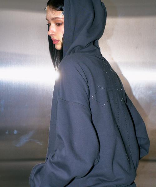 절개 라인 오버핏 큐빅 리벳 포인트 스웨트 후드집업 [차콜]