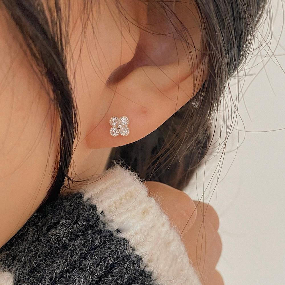 925 실버 클로버 심플 데일리 귀걸이