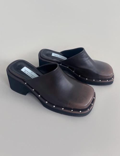 로웨어 stud cubic square mule