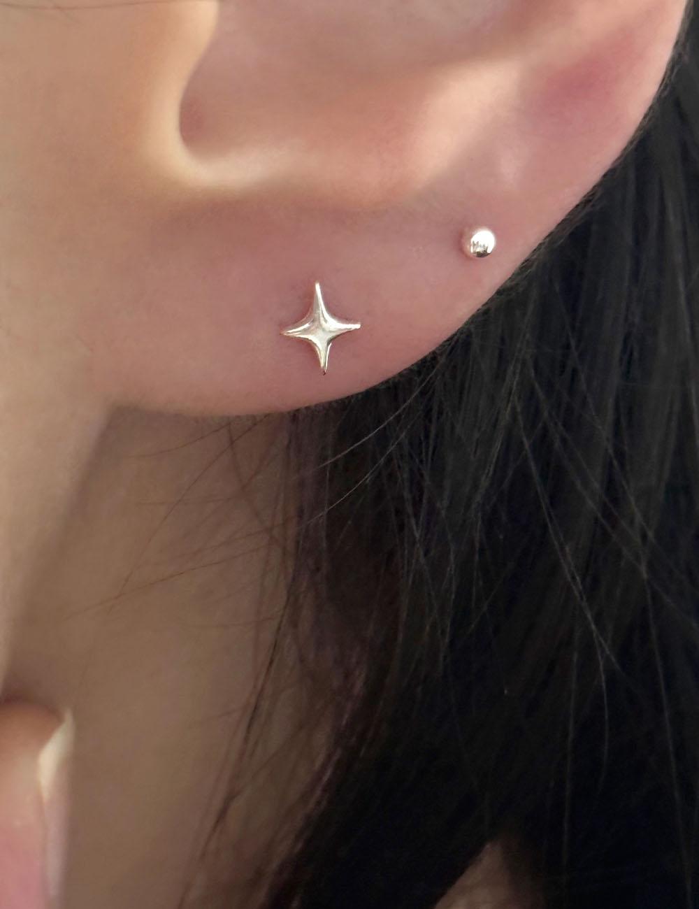 로브엘 [925silver] 미니 플랫 스파크 925실버 은 귀걸이