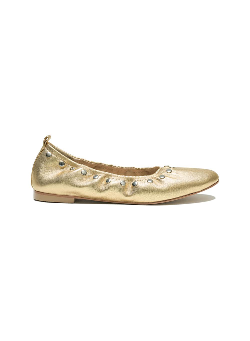 [WOMEN] STUDDED POINTED FLAT SHOES_GOLD