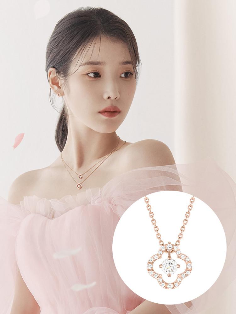 [N도착보장][아이유 PICK] 제이에스티나 CLOVIA DUELLO 목걸이 (JJJTNQ2BF042SR420)