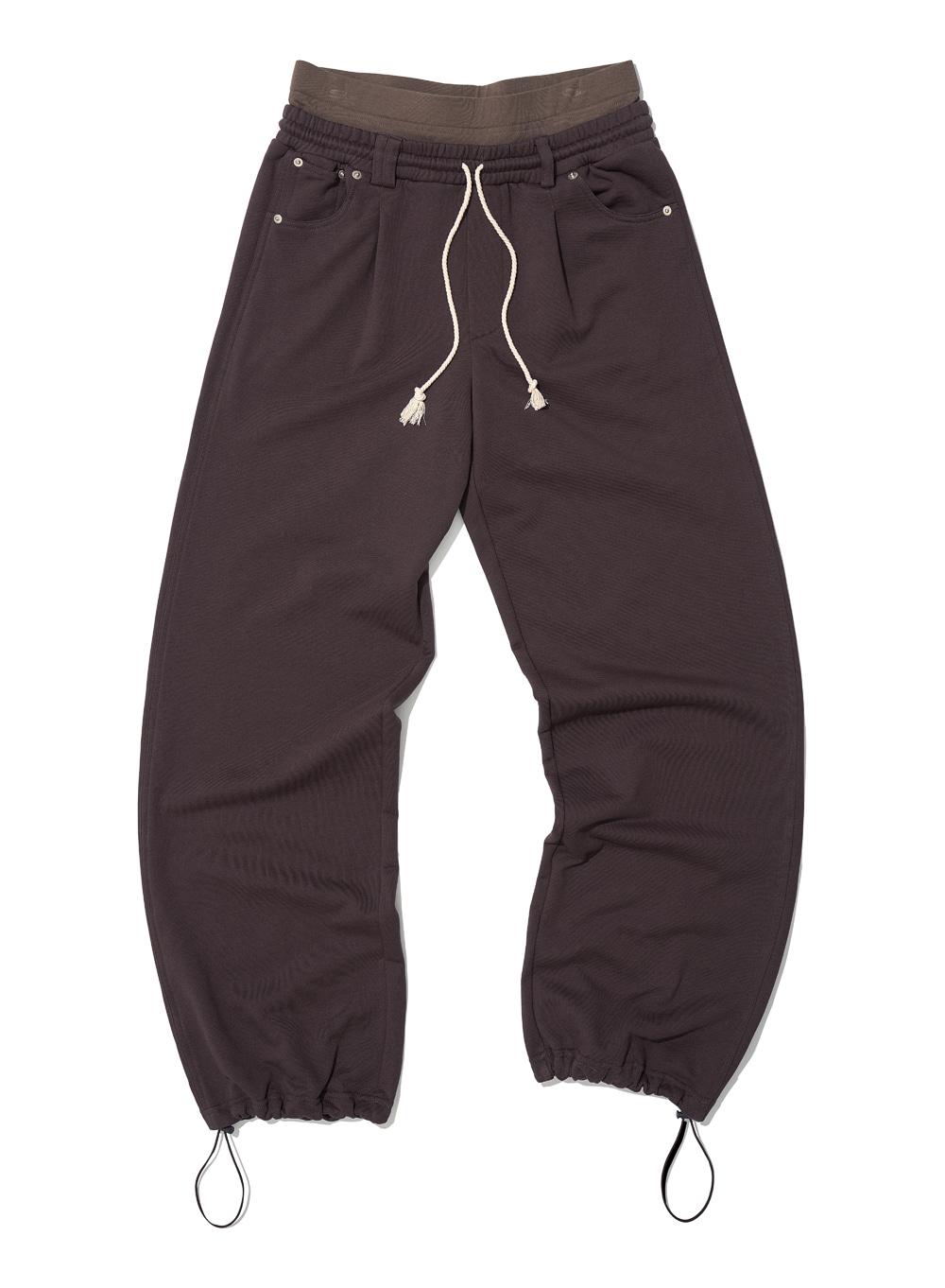 [WOMEN] DOUBLE WAIST PLEATED WIDE LEG SWEATPANTS_RED BEAN