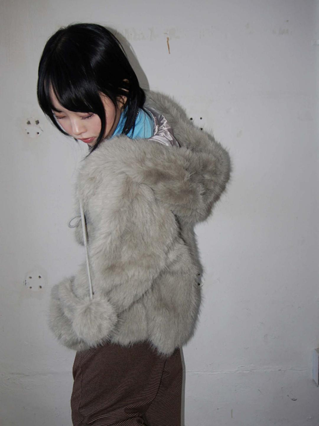 김아홉 방울 후드 퍼자켓