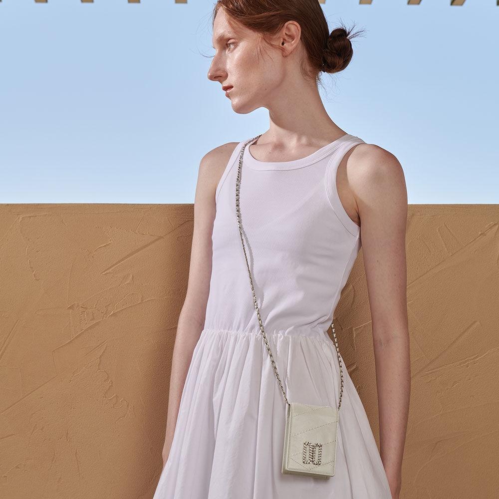 [CARLISLE CHAIN] 아이보리 DD로고 소가죽 미니크로스백 DCWA3E372IV