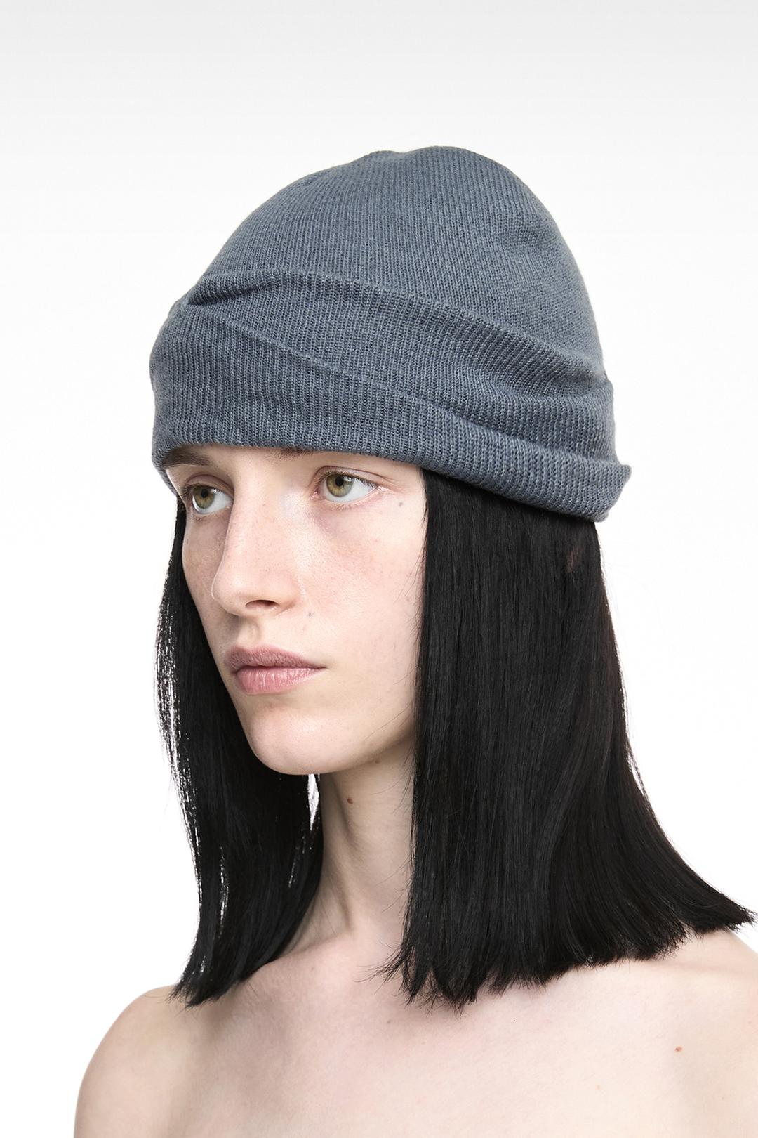 PINCHED BEANIE (UNISEX) DUSTY BLUE