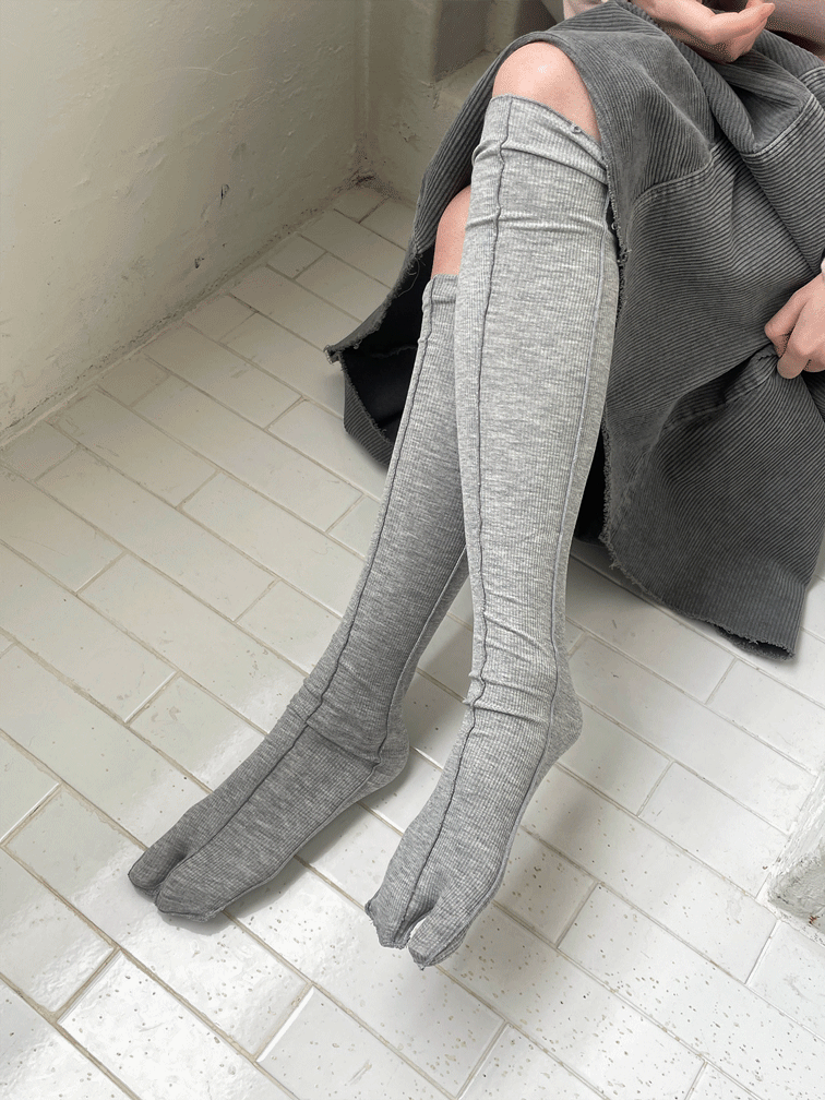 line tabi long socks