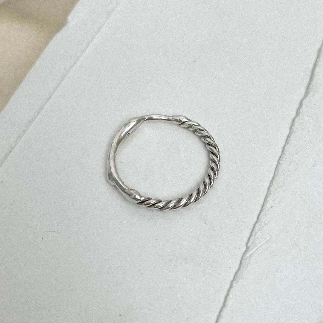 Melting twist Ring