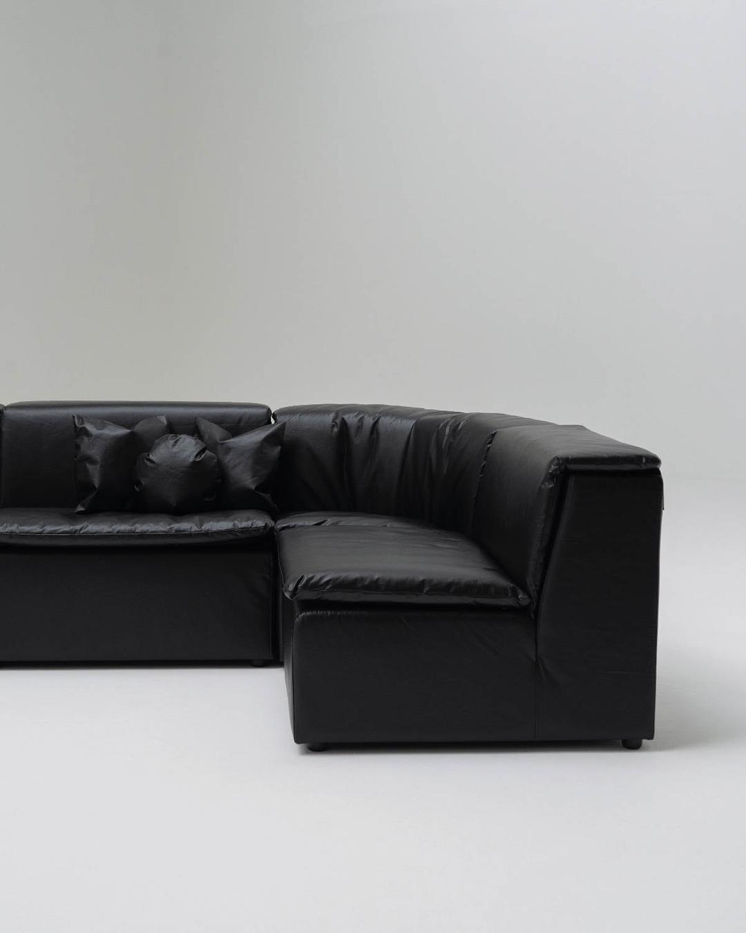 Arc Sofa (Black)