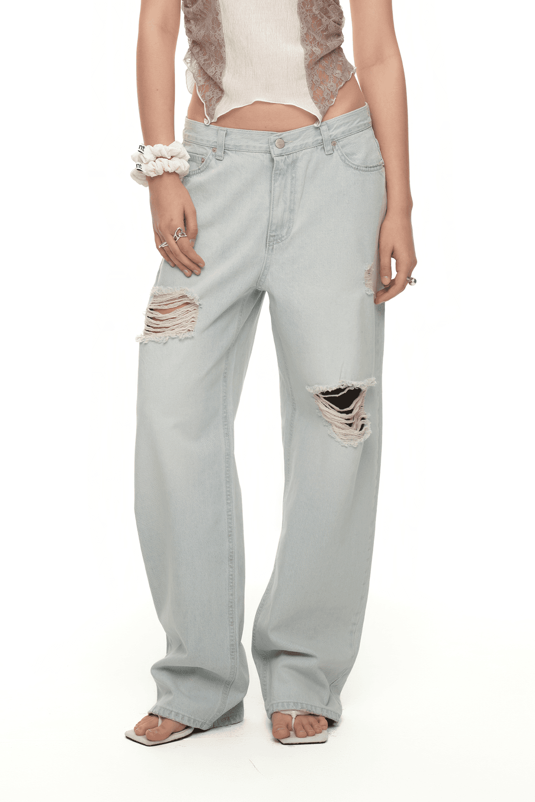 LOW RISE LOOSE-FIT DAMAGED JEANS (ICE BLUE)