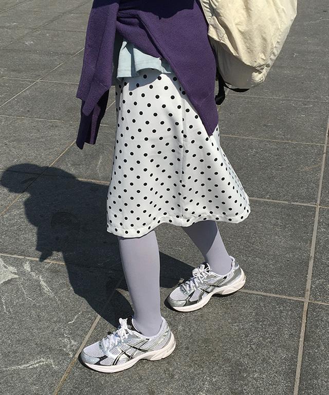 데일리쥬 [MADE] 트리아 베이직 도트 미디 스커트