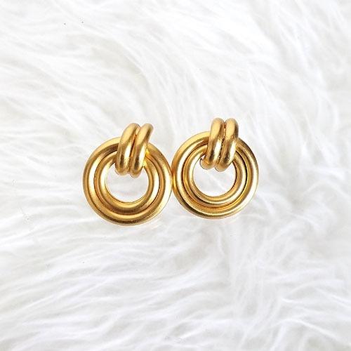 vintage goldtone doorknocker earrings